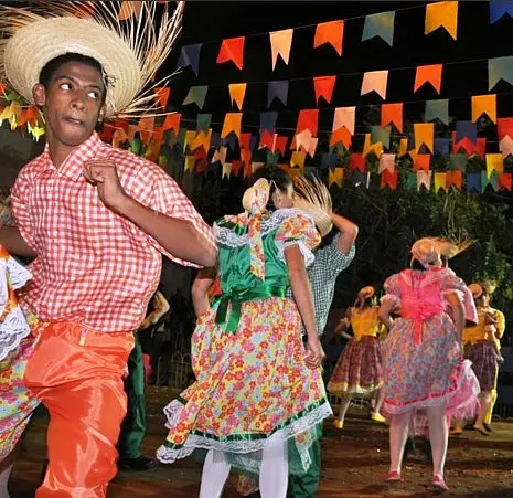 traje típico festa junina Trajes típicos para quadrilhas e festas juninas fotos