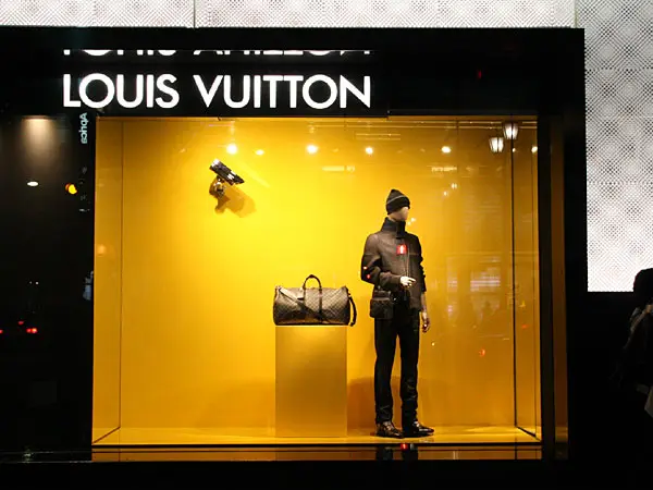 modelos-de-vitrine-feminino-louis-vuitton