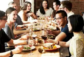 Amigos à Mesa