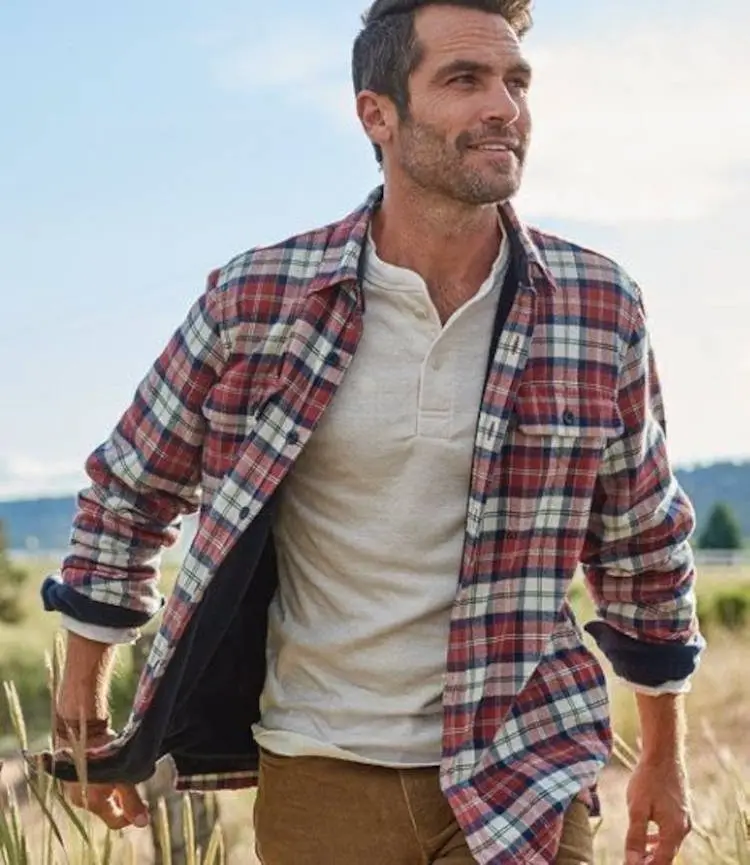 homem de Blusa xadrez 