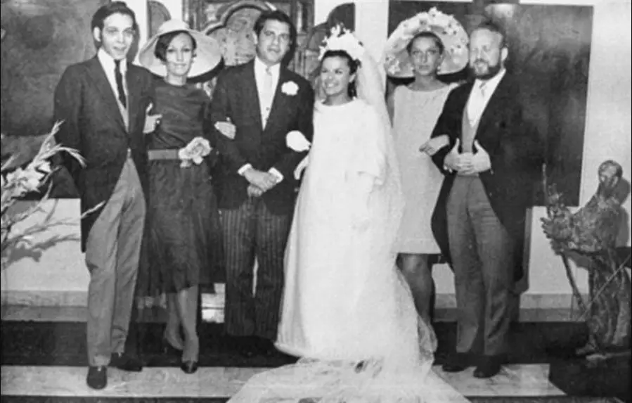 Dener Pamplona no casamento de Elis Regina, para quem confeccionou o vestido de noiva.