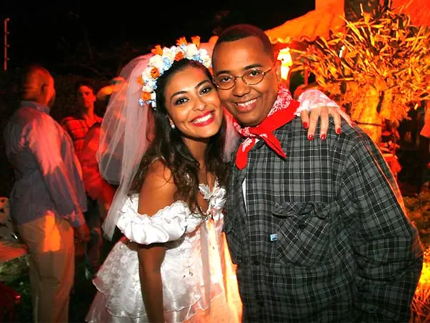 Juliana Paes de noiva em festa junina