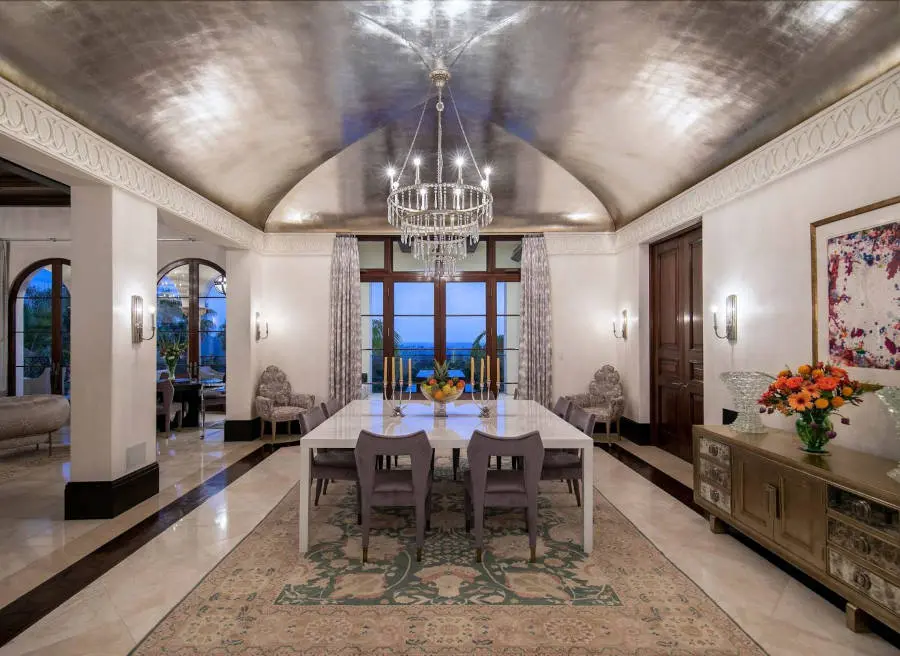 Sala de jantar de luxo.