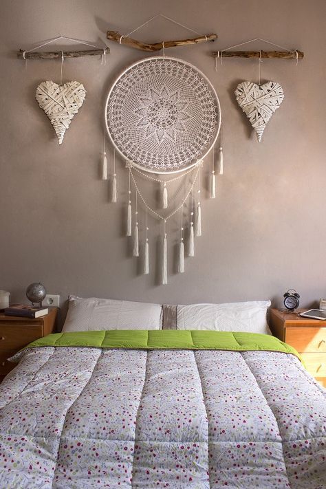 Macramê de parede no quarto.