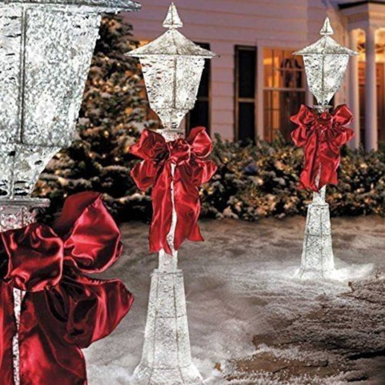 Decoração de natal para jardim com tema de gelo.