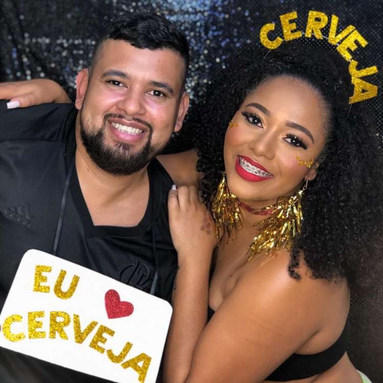 Opção de plaquinhas para look de Carnaval