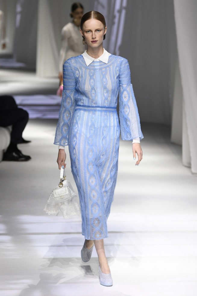 vestido azul celeste