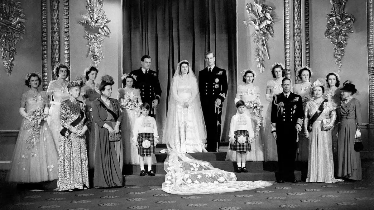 Casamento com muitas pessoas.