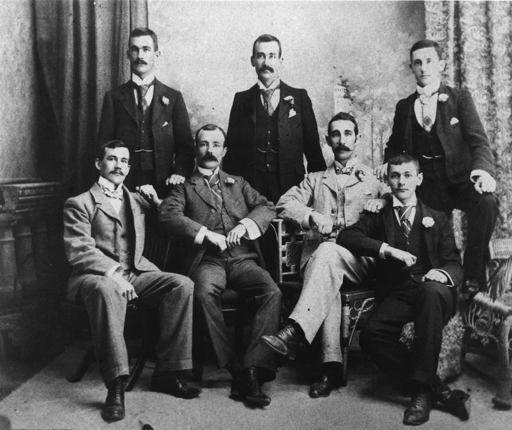 The-history-of-men-suit
