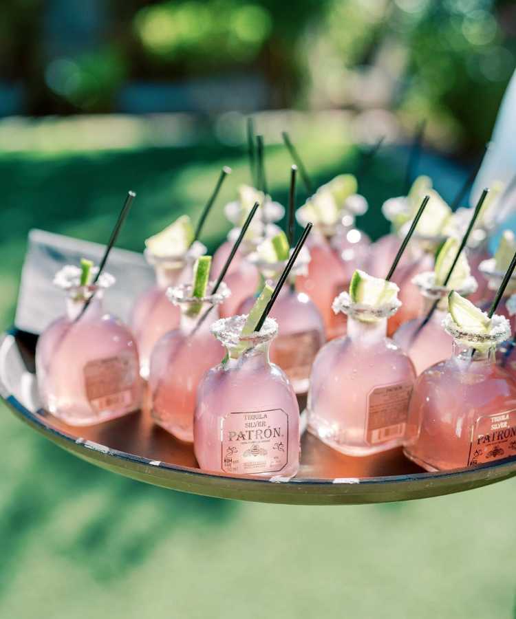 Coquetel sofisticado para casamento pequeno