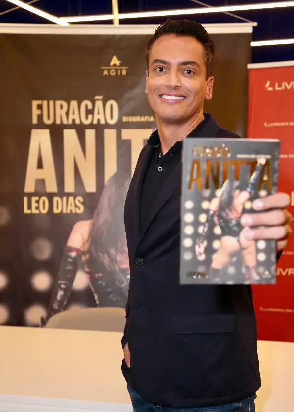 Livro Furacão Anitta - Reprodução