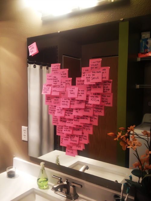 Coração de post it no espelho