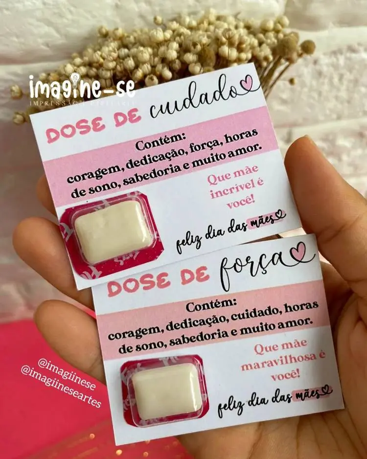 Lembrancinha de Dia das mães cartão com frase e chicletes Flics, dose de força e de coragem