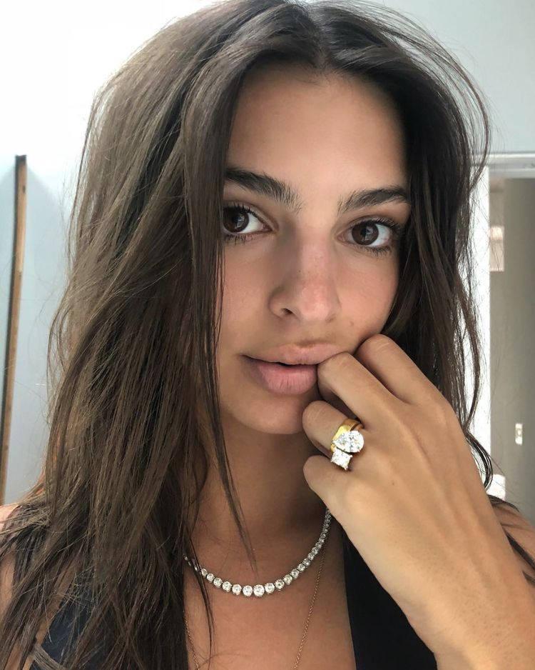 Anel de noivado da Emrata