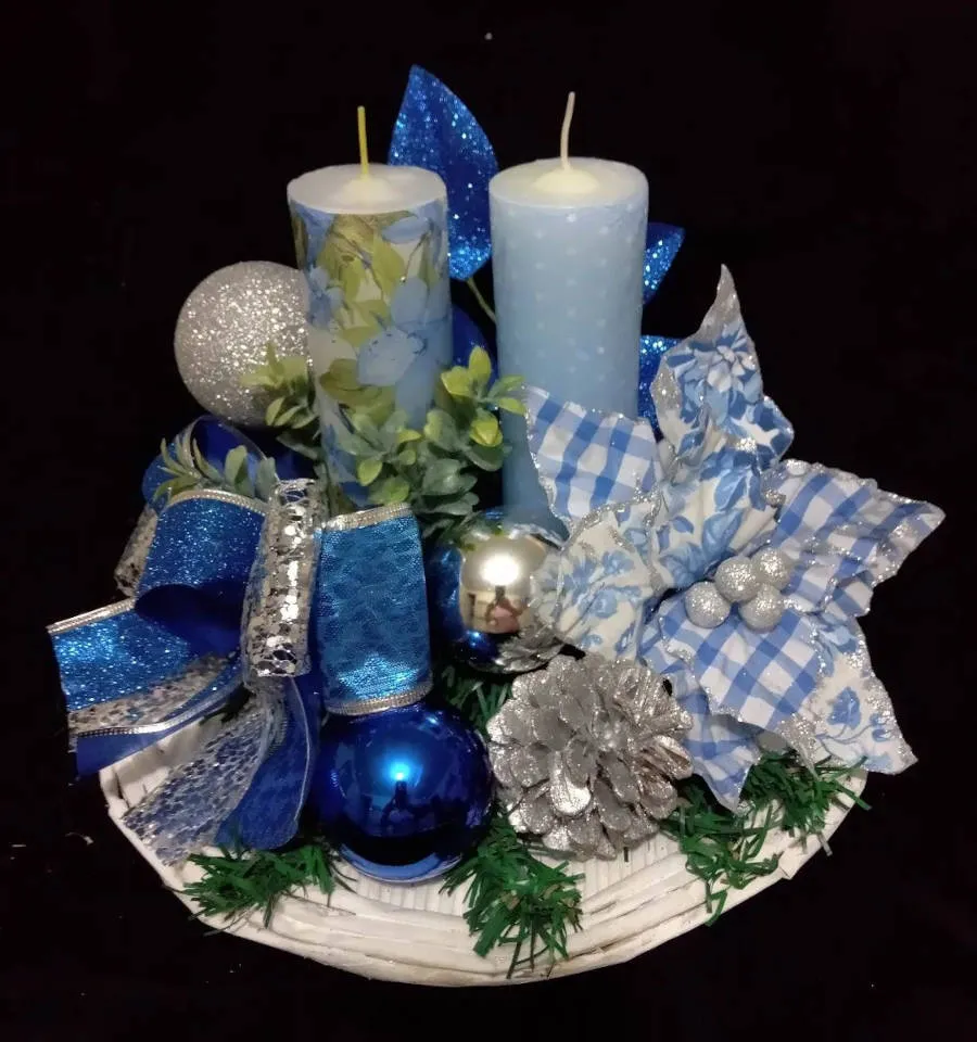Decoração de Natal azul e prata.
