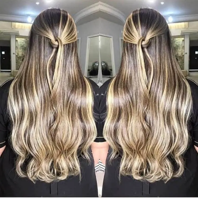 Corte reto cabelo com mechas.