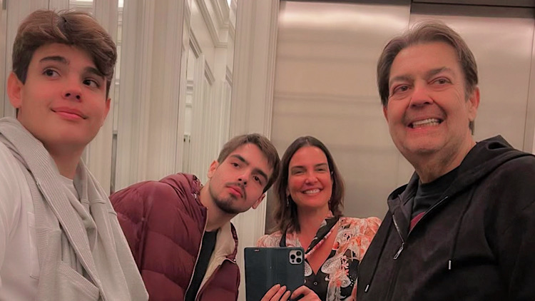 João Silva reage após médico, que não integra time que cuida de seu pai, analisar quadro de saúde de Faustão.