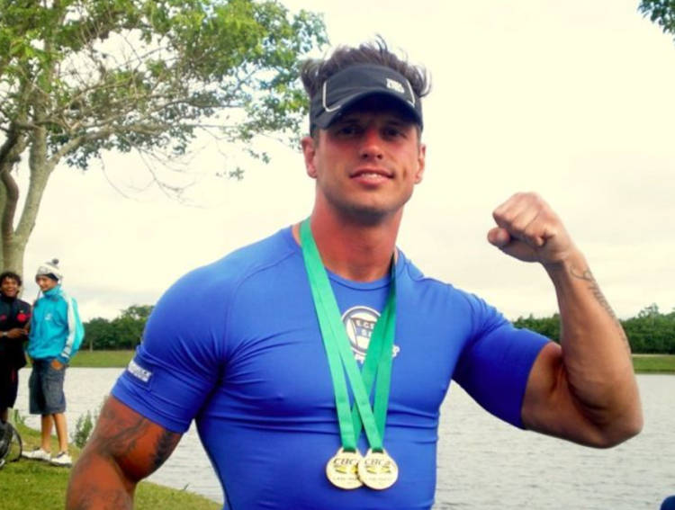 Fernando Fernandes com medalhas