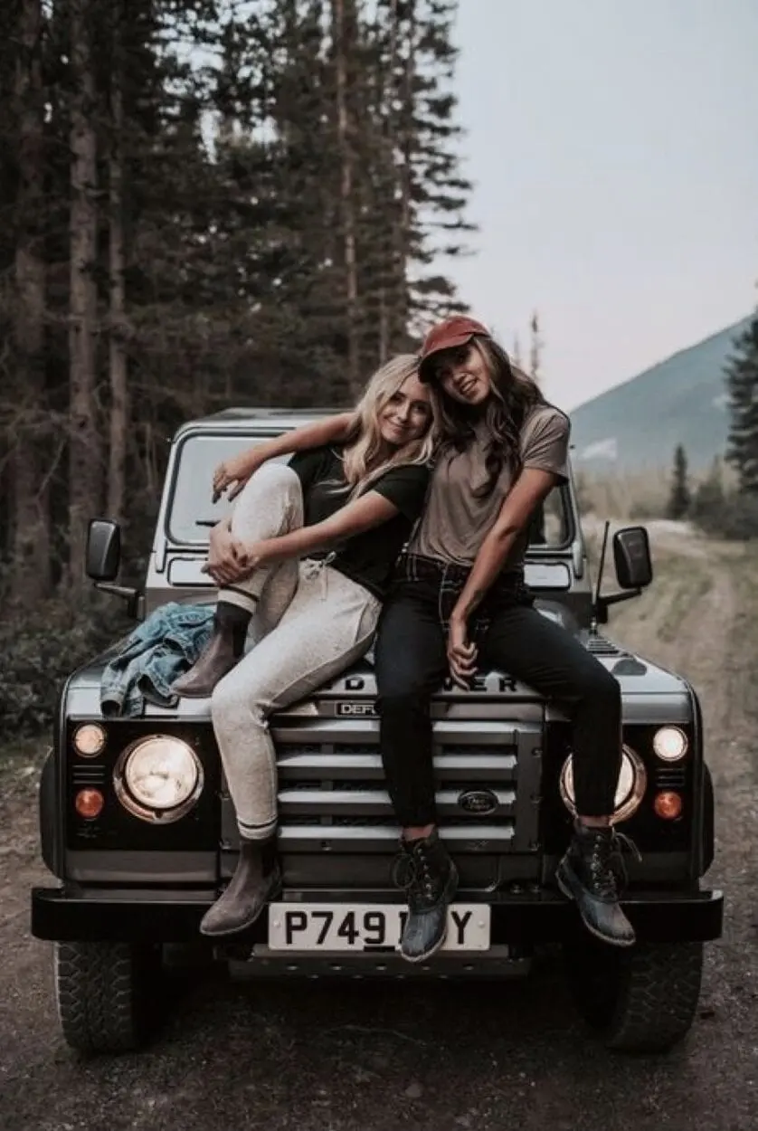 Foto tumblr de amiga viajando de carro