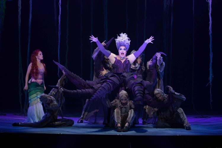 Cena de "Escravos da Dor", do musical no Teatro Santander