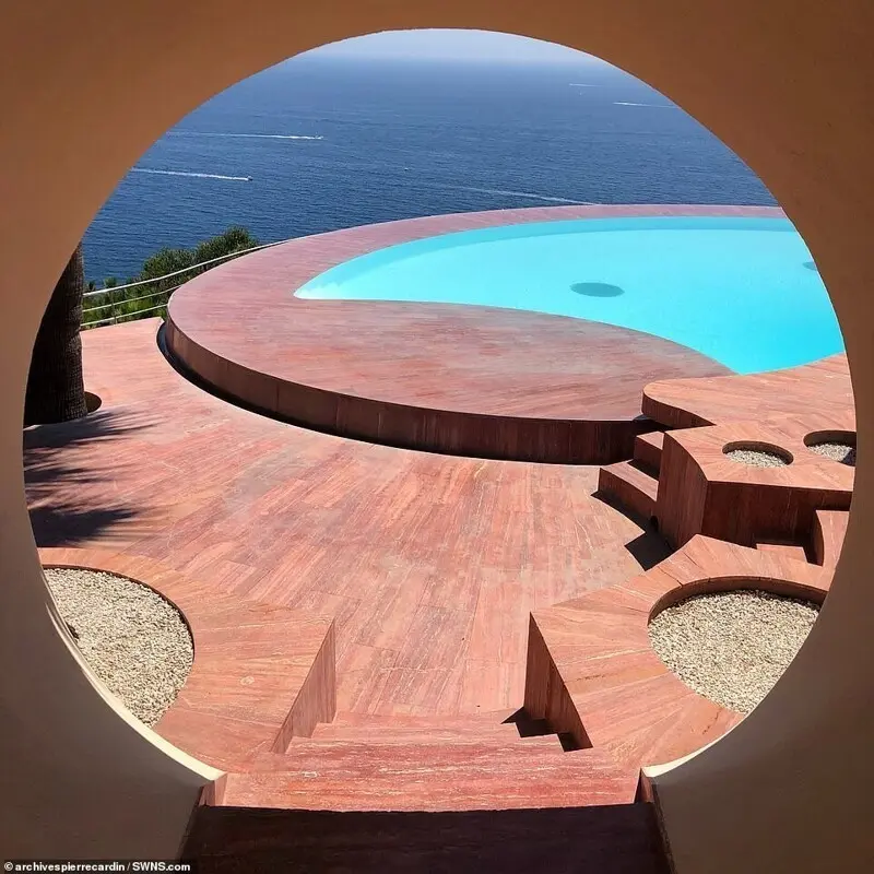 casa de Pierre Cardin