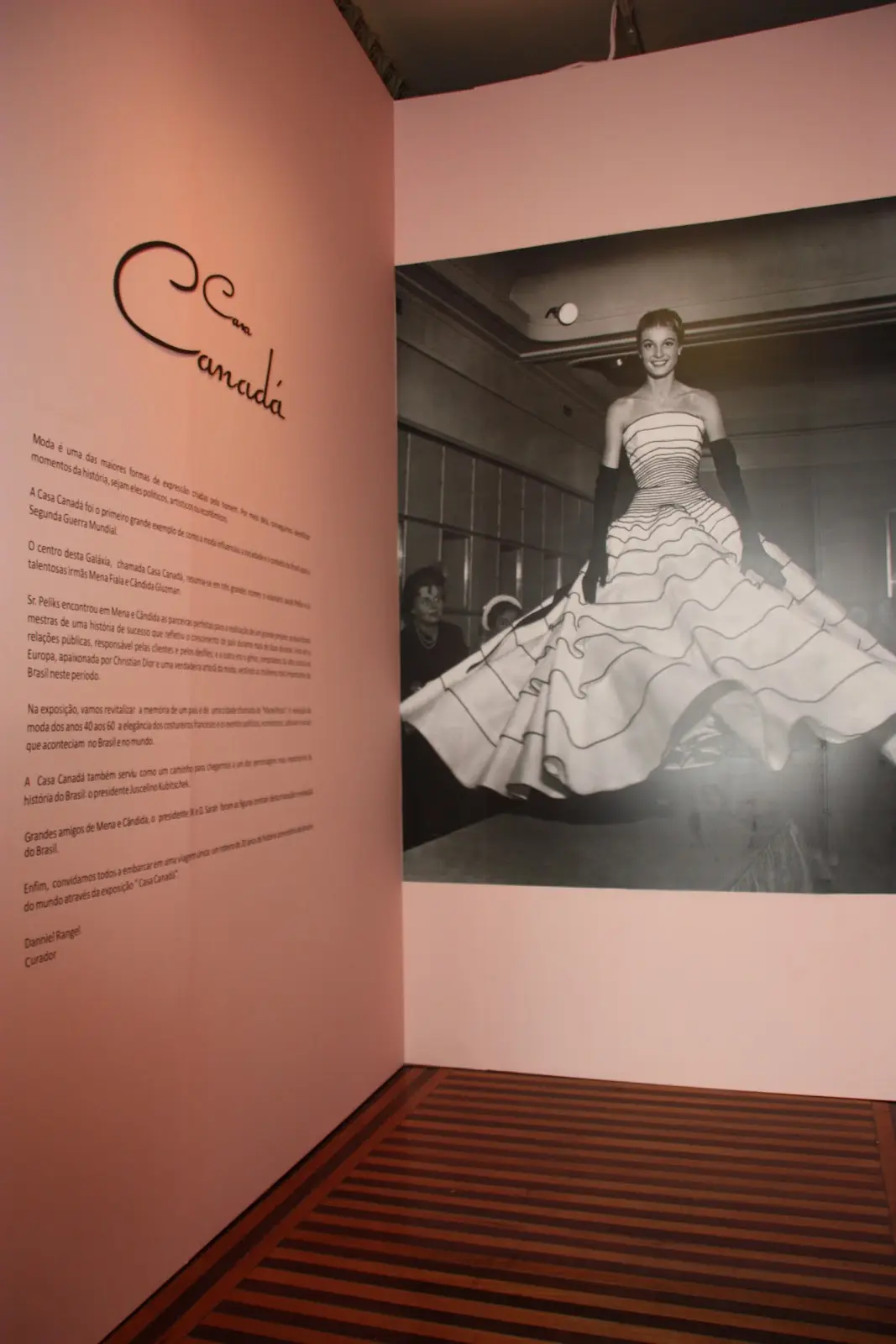 Entrada da exposição "Casa Canadá". 