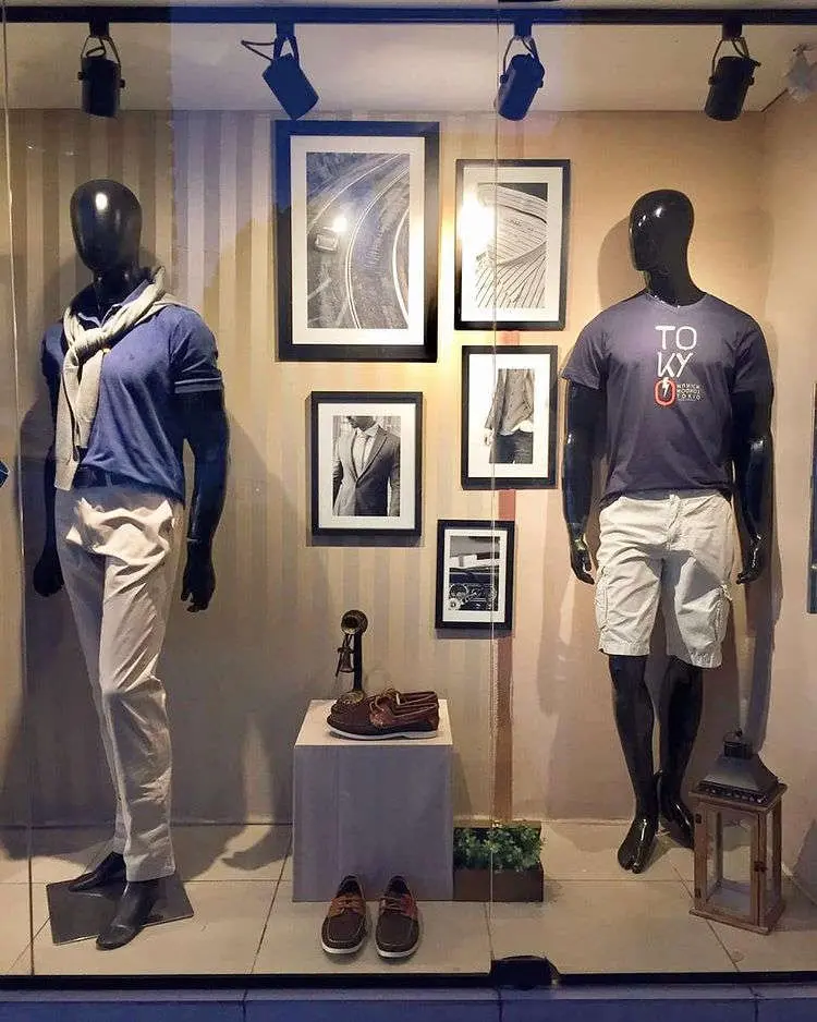 vitrine com fotos