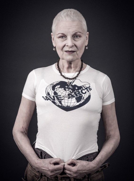 Vivienne Westwood com camiseta da campana "Save the Artic". Vivienne Westwood com camiseta da campana "Save the Artic".
