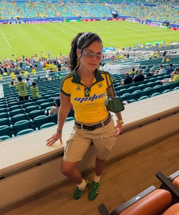 Maisa usando look para a Copa do Mundo 2026 com roupa verde e amarela