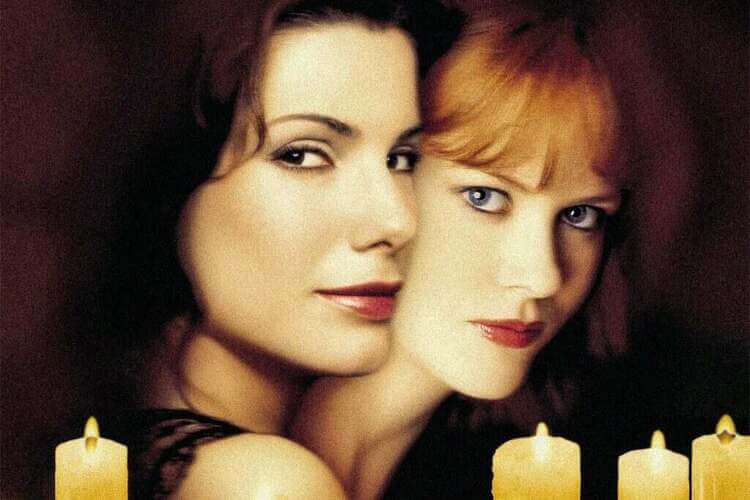 banner do filme Da Magia a Sedução foto das atrizes Sandra Bullock e Nicole Kidman no filme "Da Magia à Sedução"