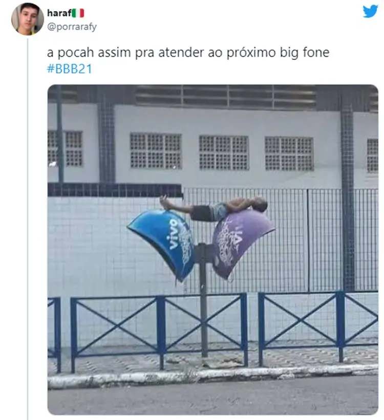 Meme sobre Pocah, ex-bbb 21 e cantora.