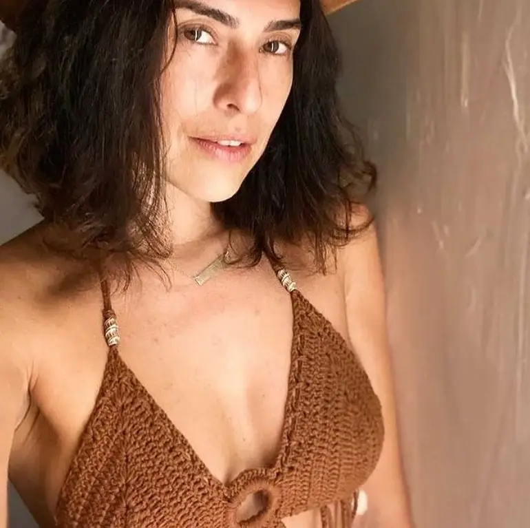 Fe Paes Leme e Rafa Kalimann posam com biquíni de crochê no Instagram 