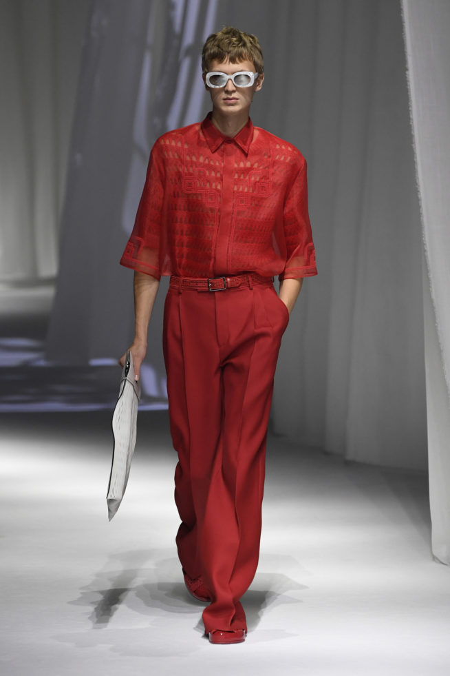 calça e camisa desfile de moda