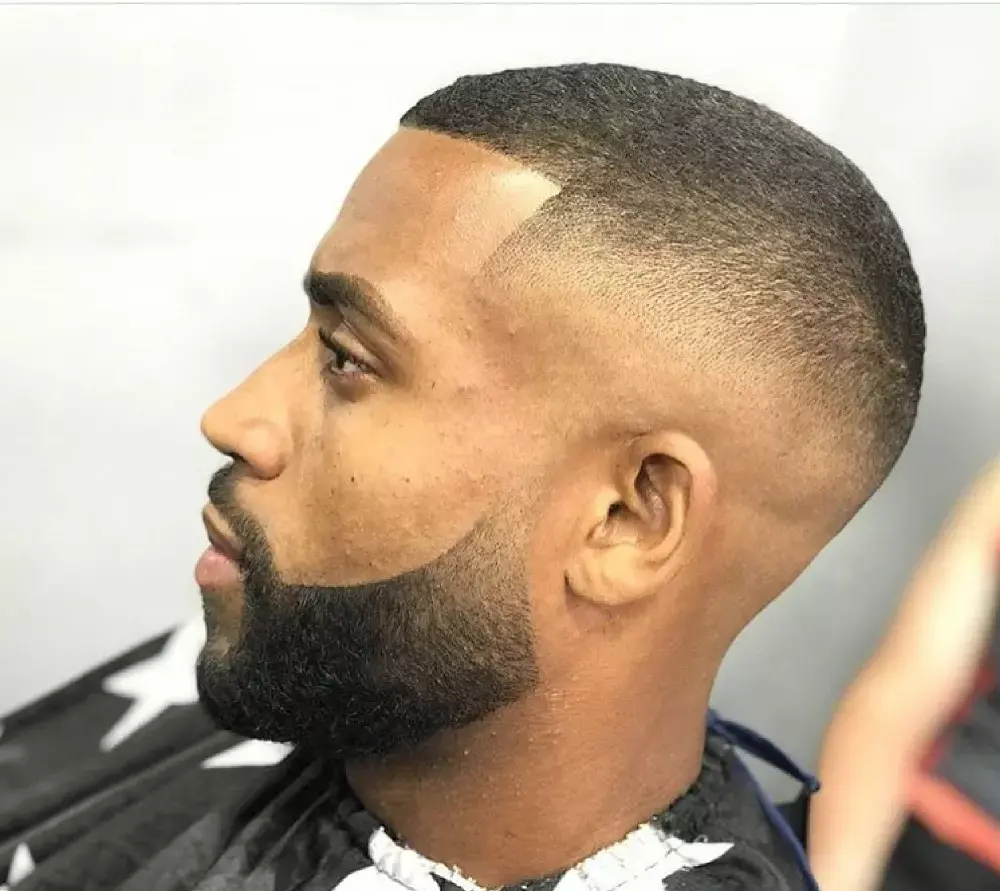 Cortes de cabelos afros masculinos: fotos e novos estilos 