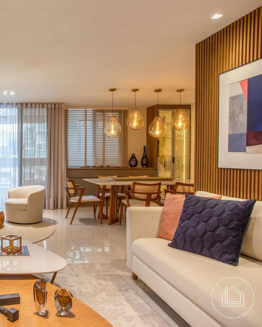 Tendência de decoração 2023: sala de estar e jantar integradas.