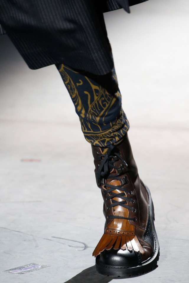 militar-dries-van-noten-autunnoinverno-2016-17