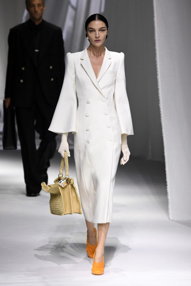 Vestido lápis e botões Fendi