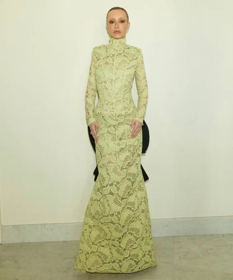 Maria Braz, uma das brasileiras no Festival de Cannes 2026, usando Marc Jacobs