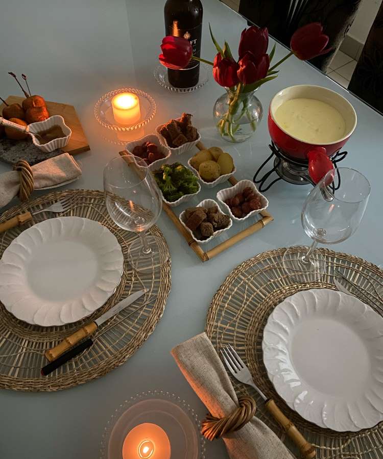 Mesa posta de Dia dos Namorados