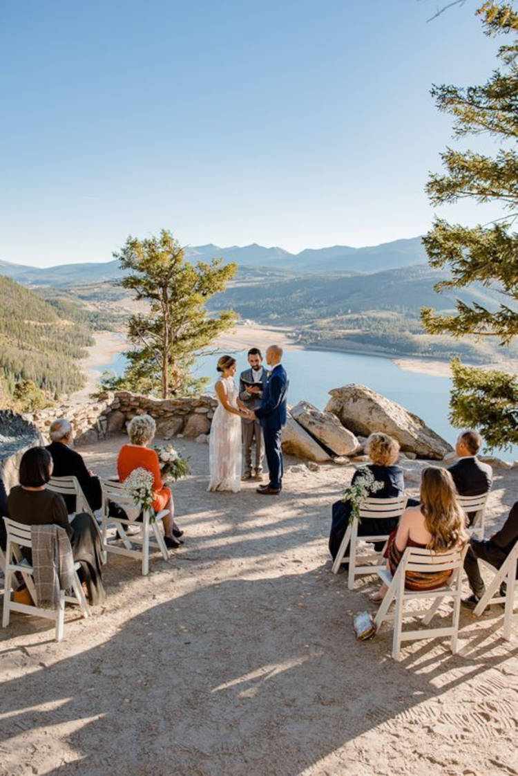 Vantagens e desvantagens de um micro wedding