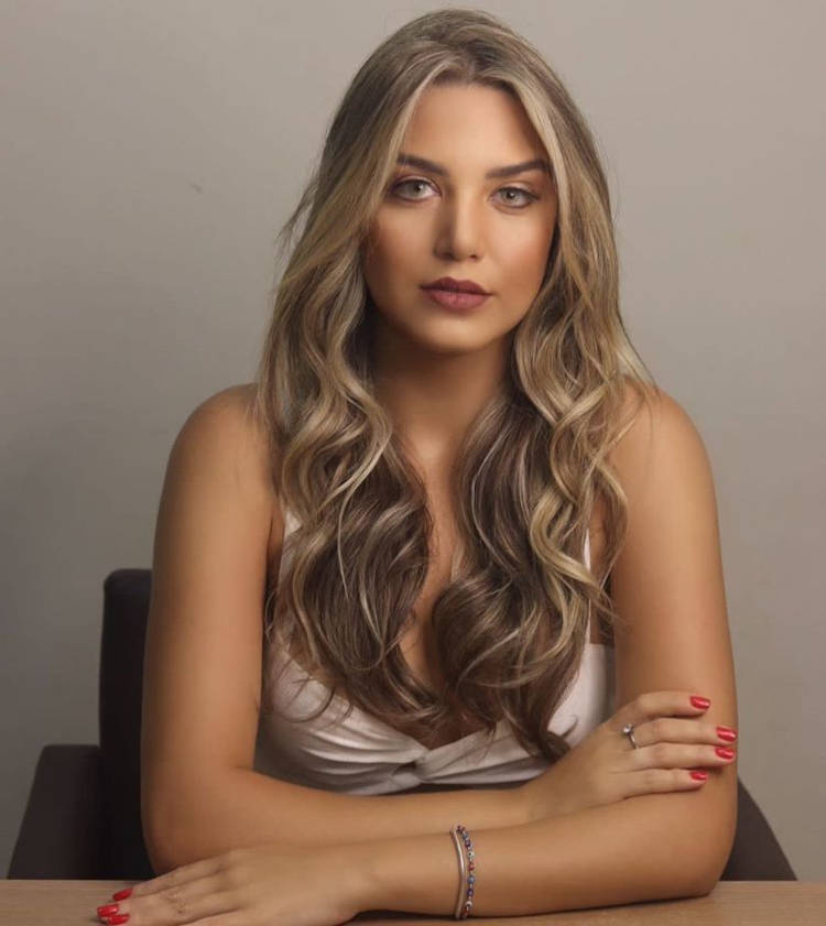 Karoline Menezes