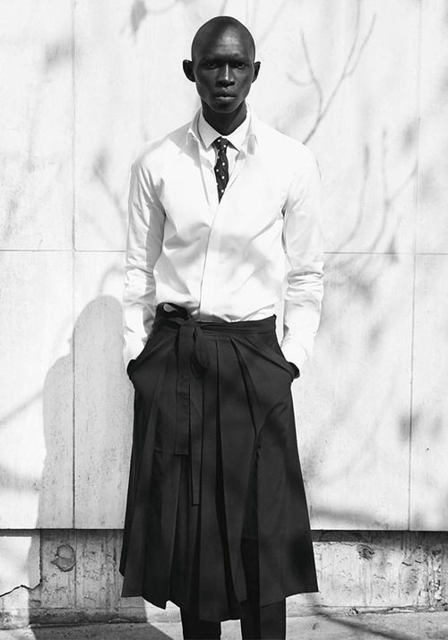 Homens de saia em looks super estilosos - tendência 2016 e 2017 (9)