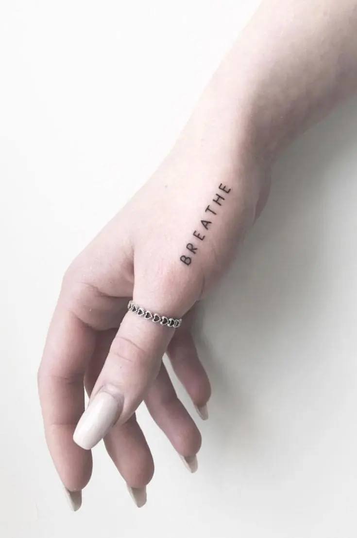 tendencias para tatuagem 2021 2 dedos