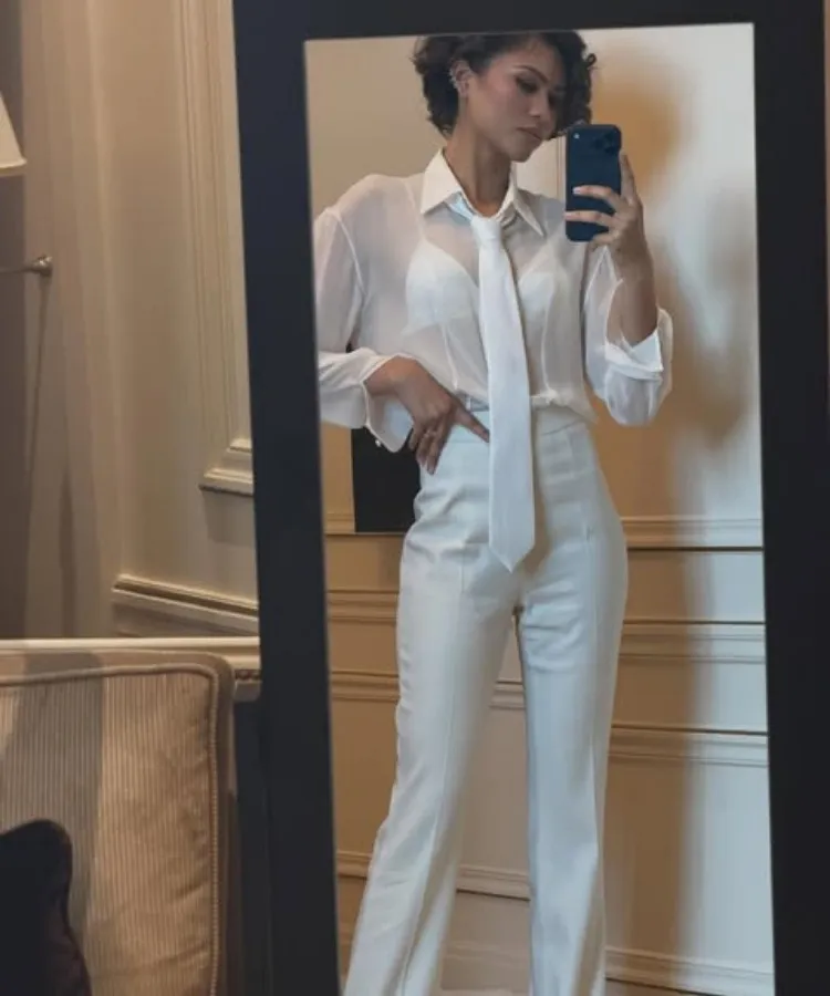 Foto de Zendaya usando um dos looks para a divulgação do filme O Drama