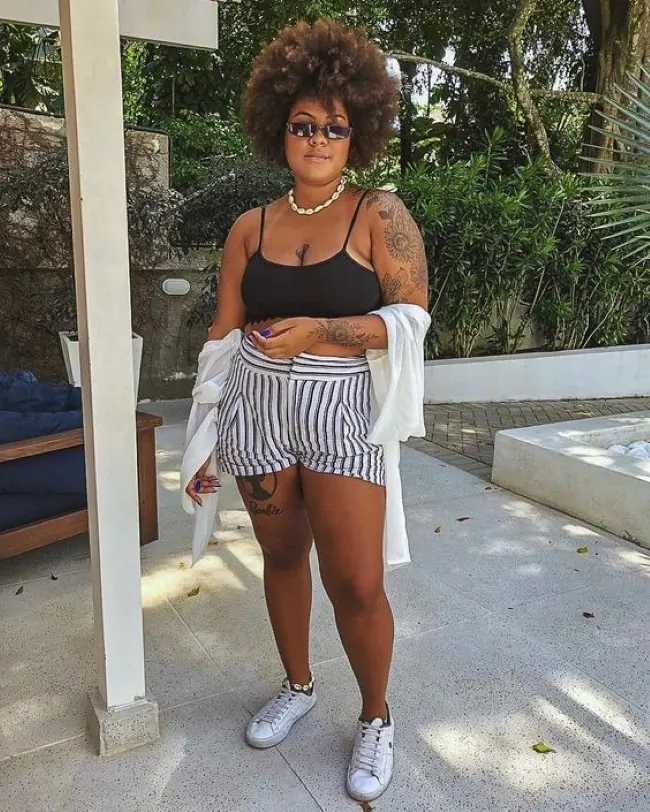 estampa de listras plus size