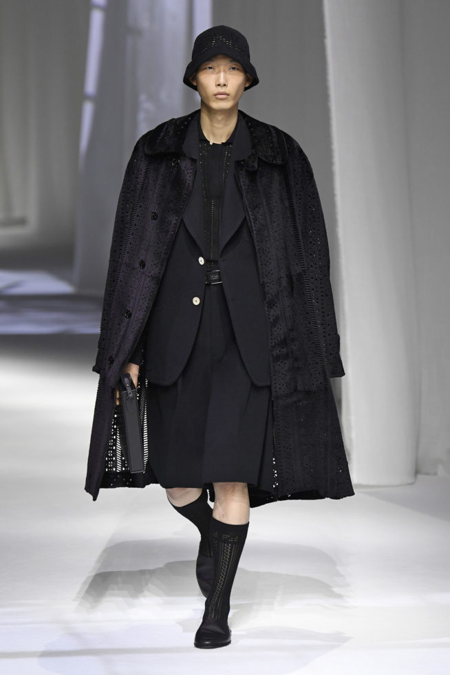 look preto masculino verão Fendi