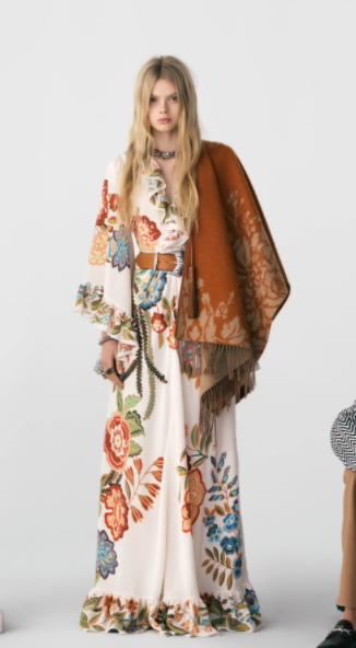 Vestido longo mangas compridas com cinto e poncho