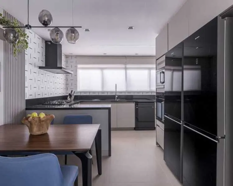 Cozinha integrada com sala de jantar