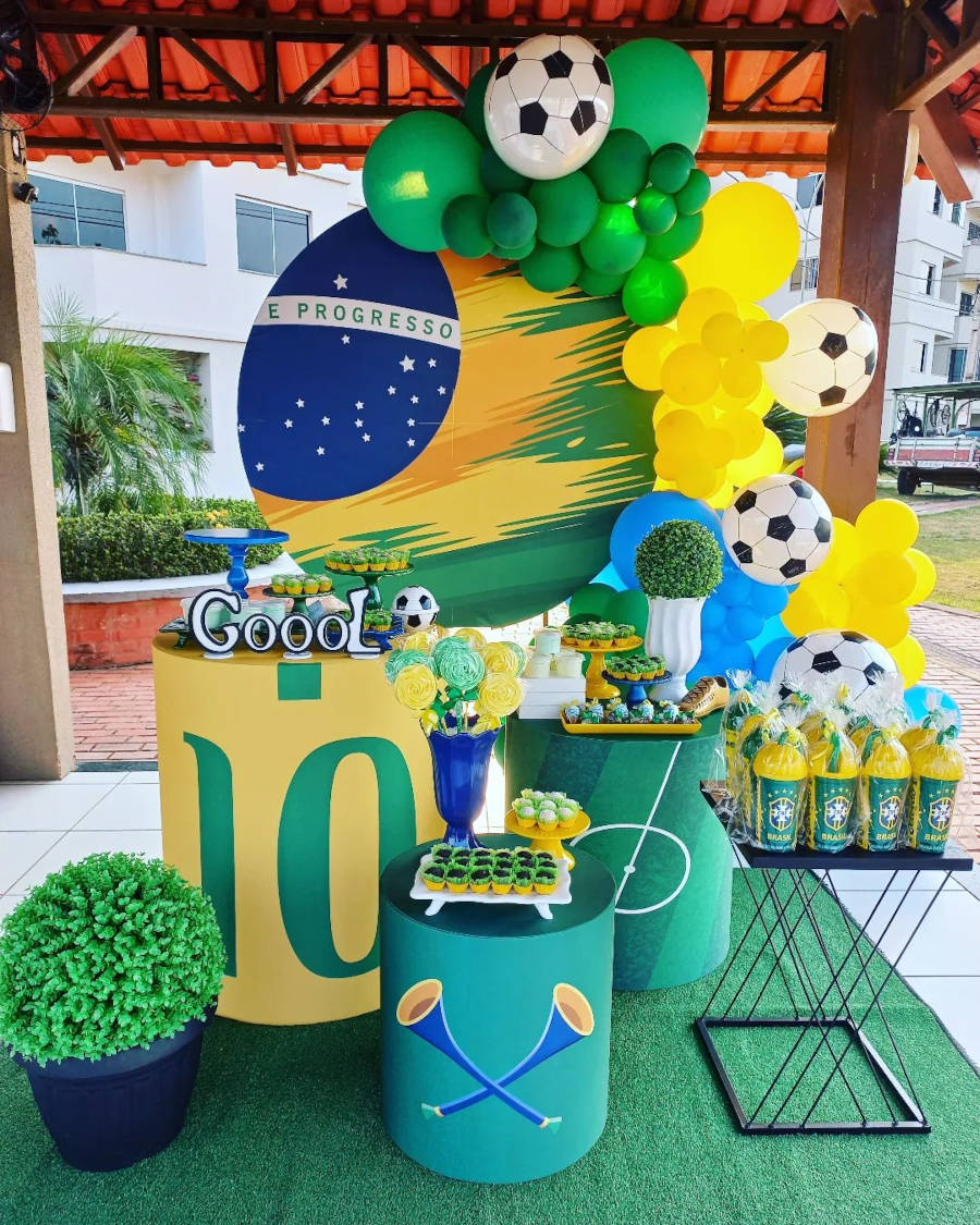 Festa do Brasil simples com kit pegue e monte.