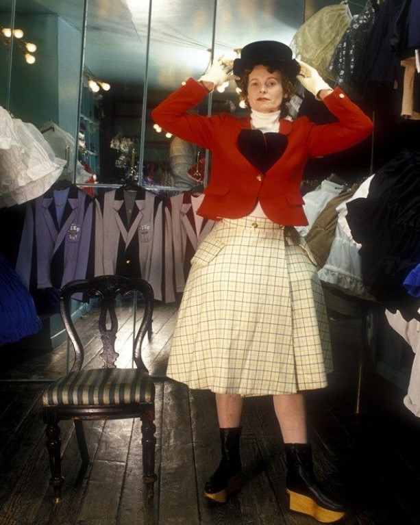 Vivienne Westwood, coleção Harris Tweed, 1987. Vivienne Westwood, coleção Harris Tweed, 1987.